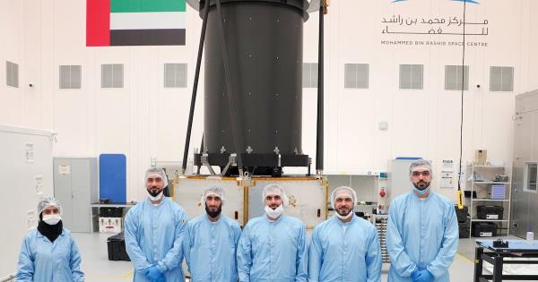 猎鹰9号火箭停飞后，阿联酋官员与SpaceX公司就卫星发射日期进行谈判